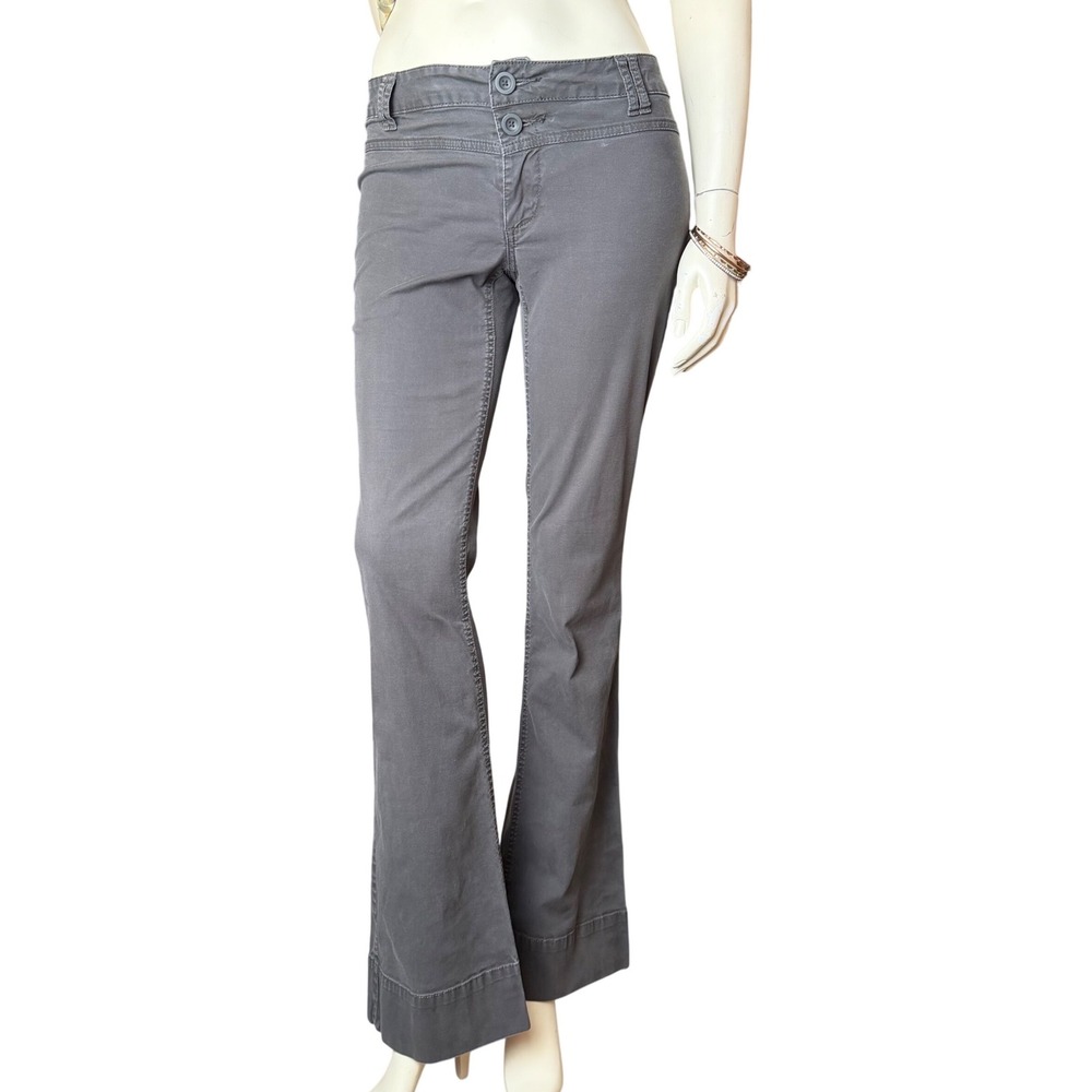 Vintage Y2K Urban Life Low Rise Flare Pants Gray Bratz Indie Sleaze Bells 3/4